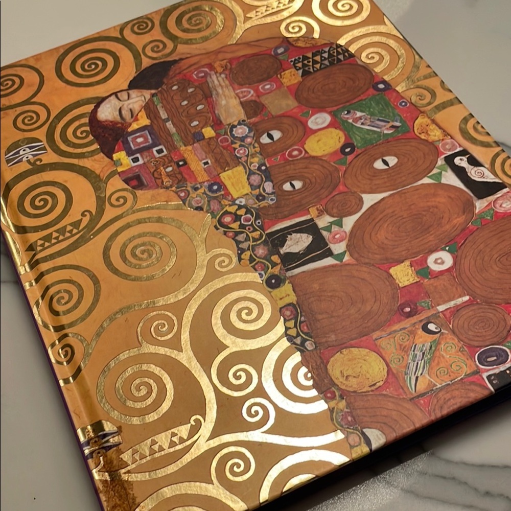 Beautiful Taschen Gustav Klimt ‘the kiss’ address books with gold accents NEW 💋